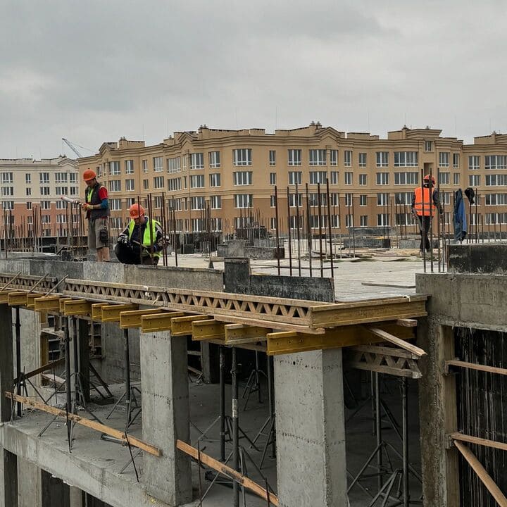 Жовтень